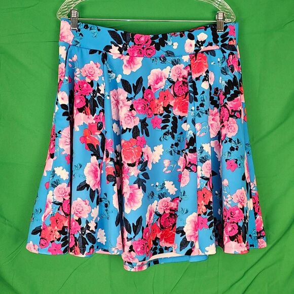 NWT Torrid Womens Blue Floral Mini Scuba Skater Skirt Set 1X - Picture 3 of 6